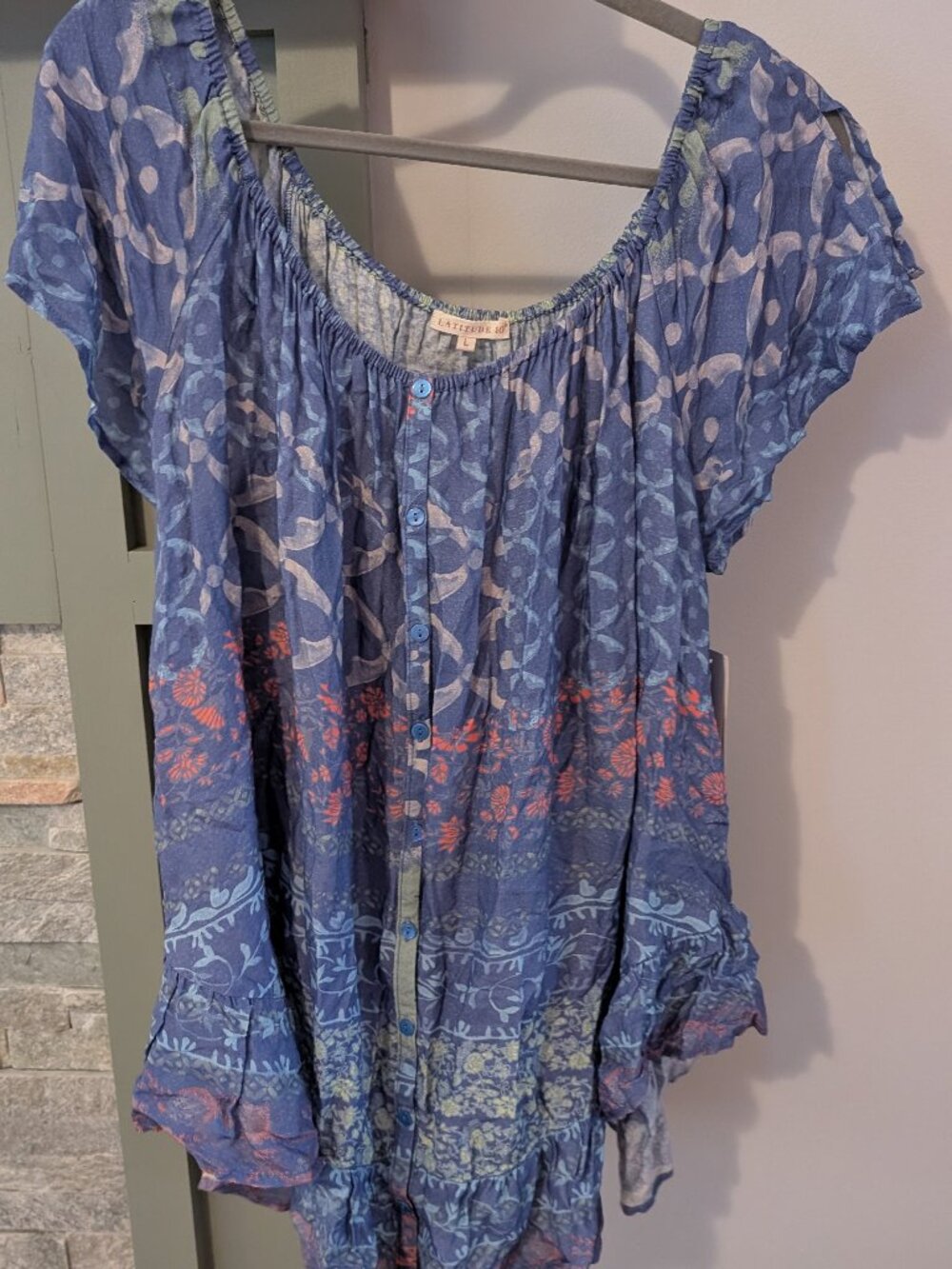 Latitude 10 NWT Top - Size L